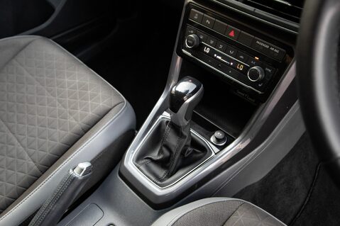 Volkswagen T-Cross SEL TSI DSG 32