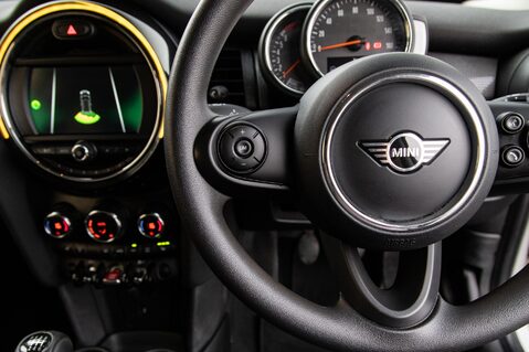 Mini Hatch COOPER CLASSIC 19