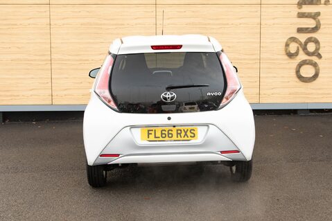 Toyota Aygo VVT-I X-PURE 6
