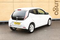 Toyota Aygo VVT-I X-PURE 2