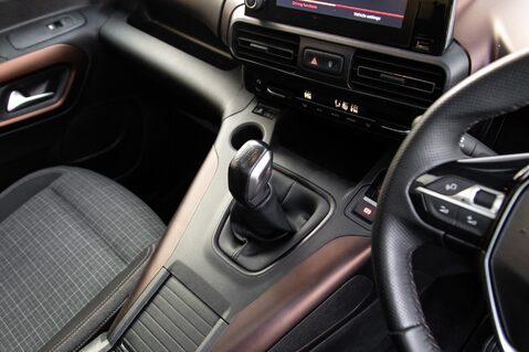 Peugeot Rifter BLUEHDI GT LINE 32