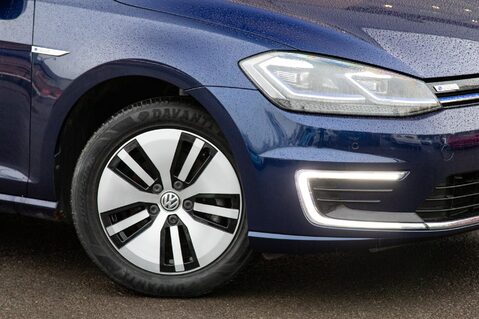 Volkswagen Golf E-GOLF 11