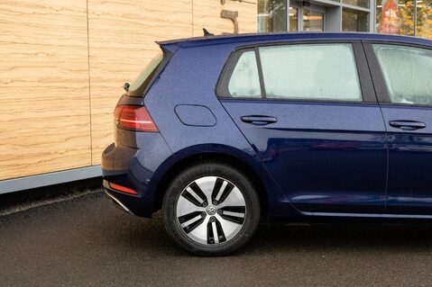 Volkswagen Golf E-GOLF 7