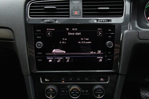 Volkswagen Golf E-GOLF 27