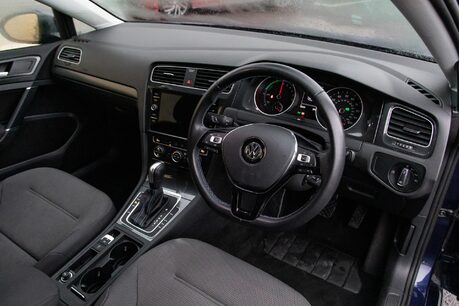 Volkswagen Golf E-GOLF