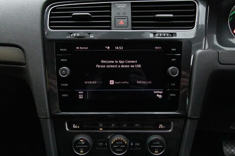 Volkswagen Golf E-GOLF 26