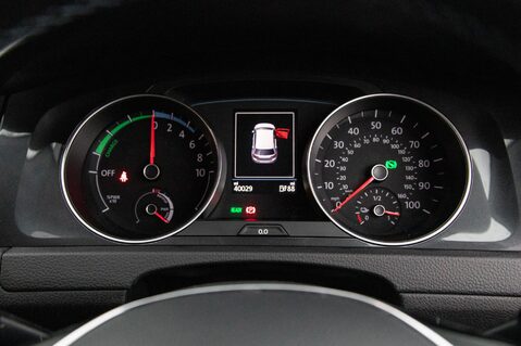 Volkswagen Golf E-GOLF 15