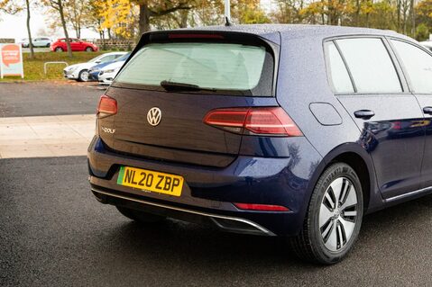 Volkswagen Golf E-GOLF 8