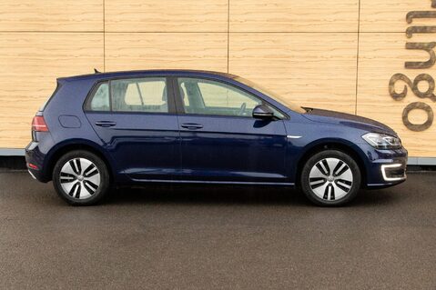 Volkswagen Golf E-GOLF 12