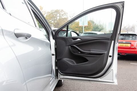 Vauxhall Astra ELITE NAV 14