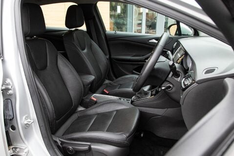 Vauxhall Astra ELITE NAV 26