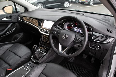 Vauxhall Astra ELITE NAV 4