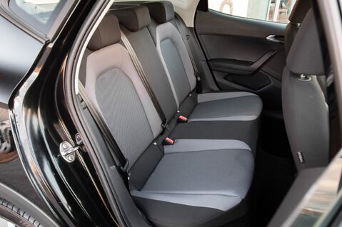 SEAT Arona TSI SE TECHNOLOGY 35