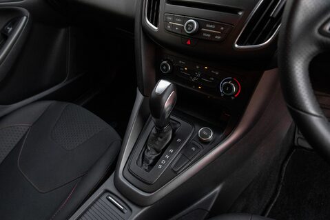 Ford Focus ST-LINE 30