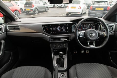 Volkswagen Polo R-LINE TSI 3