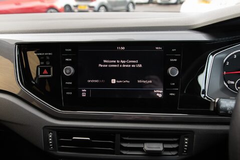 Volkswagen Polo R-LINE TSI 25