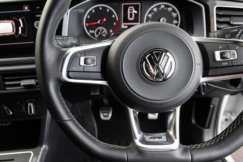 Volkswagen Polo R-LINE TSI 19