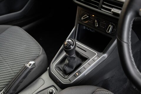 Volkswagen Polo R-LINE TSI 32