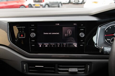 Volkswagen Polo R-LINE TSI 23