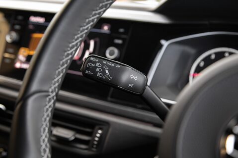 Volkswagen Polo R-LINE TSI 17