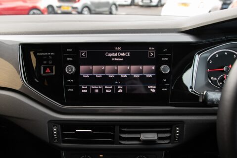 Volkswagen Polo R-LINE TSI 22