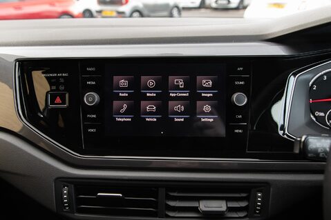 Volkswagen Polo R-LINE TSI 28