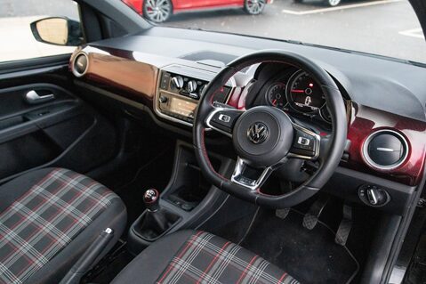 Volkswagen Up UP GTI 4
