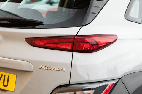 Hyundai KONA GDI SE CONNECT 9