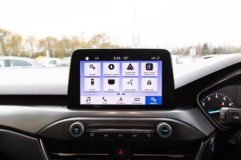 Ford Focus TITANIUM X 27