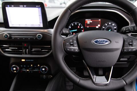 Ford Focus TITANIUM X 18