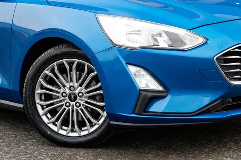 Ford Focus TITANIUM X 10