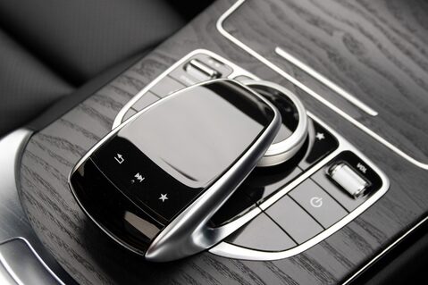 Mercedes-Benz C Class C 200 AMG LINE PREMIUM PLUS 32