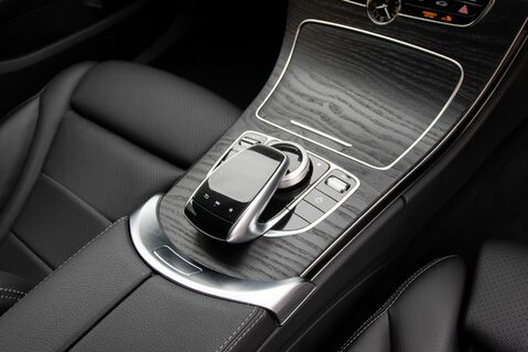 Mercedes-Benz C Class C 200 AMG LINE PREMIUM PLUS 31