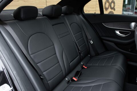 Mercedes-Benz C Class C 200 AMG LINE PREMIUM PLUS 34