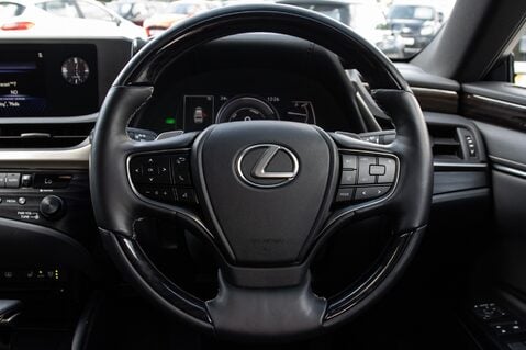Lexus Es 300H 21