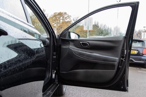 Hyundai BAYON T-GDI PREMIUM DCT MHEV 14