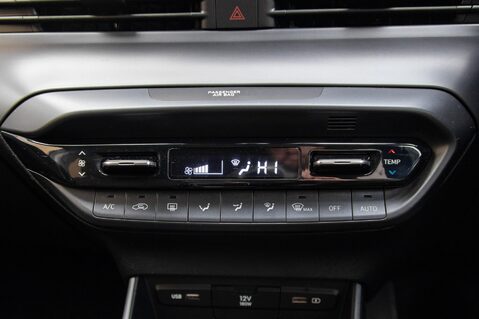 Hyundai BAYON T-GDI PREMIUM DCT MHEV 32