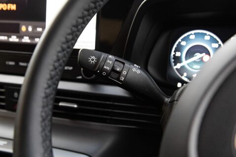 Hyundai BAYON T-GDI PREMIUM DCT MHEV 17