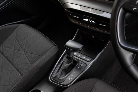 Hyundai BAYON T-GDI PREMIUM DCT MHEV 31