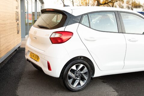 Hyundai i10 ADVANCE 8