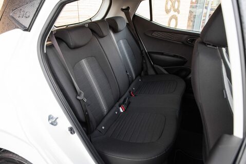 Hyundai i10 ADVANCE 33