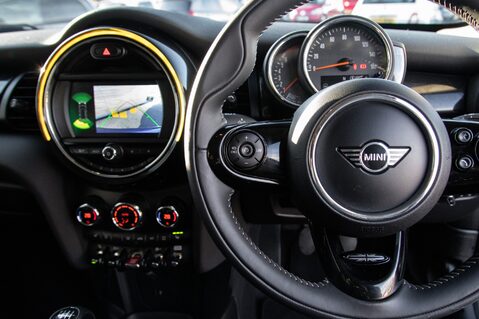 Mini Hatch COOPER EXCLUSIVE 19
