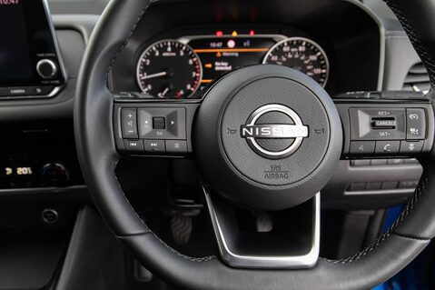 Nissan Qashqai DIG-T ACENTA PREMIUM MHEV 19