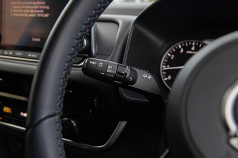 Nissan Qashqai DIG-T ACENTA PREMIUM MHEV 17