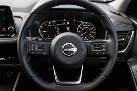 Nissan Qashqai DIG-T ACENTA PREMIUM MHEV 21