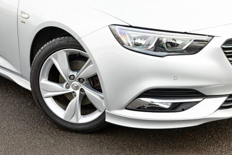 Vauxhall Insignia SRI VX-LINE NAV 11