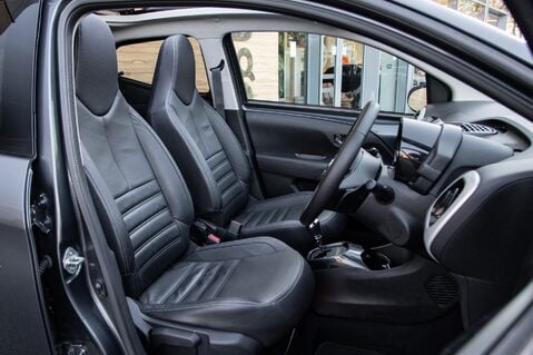 Toyota Aygo VVT-I X-CLUSIV 2 X-SHIFT 29