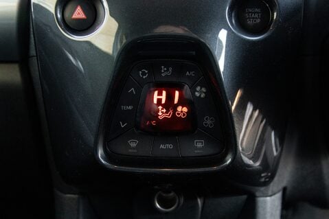 Toyota Aygo VVT-I X-CLUSIV 2 X-SHIFT 32