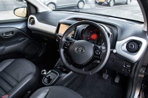 Toyota Aygo VVT-I X-CLUSIV 2 X-SHIFT 4