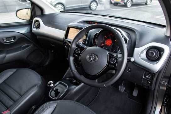 Toyota Aygo VVT-I X-CLUSIV 2 X-SHIFT